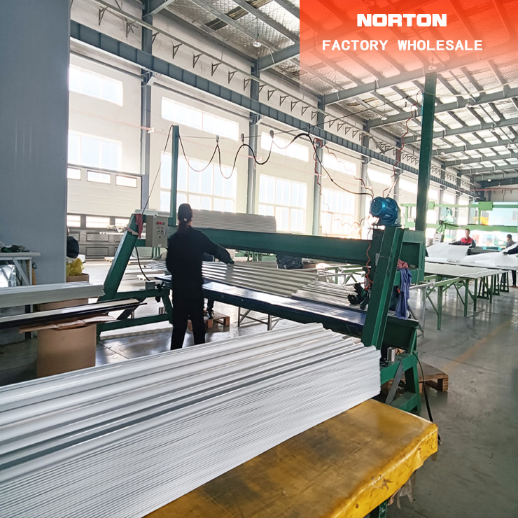 „Norton Roll Up Doors“ įrengimas yra labai supaprastintas ir be vargo.