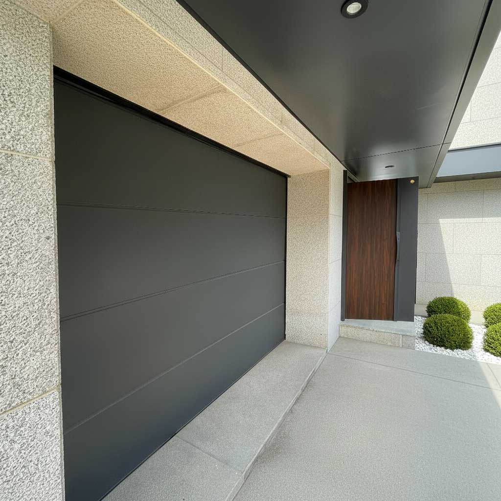 Patvarūs garažo vartai, skirti ilgalaikiam naudojimui